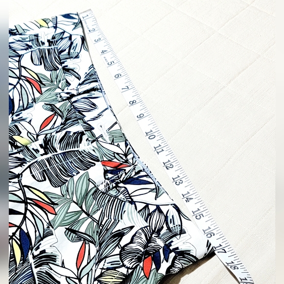 Tommy Hilfiger Tropical Hawaiian Leaf Print Chino Shorts - Picture 8 of 12